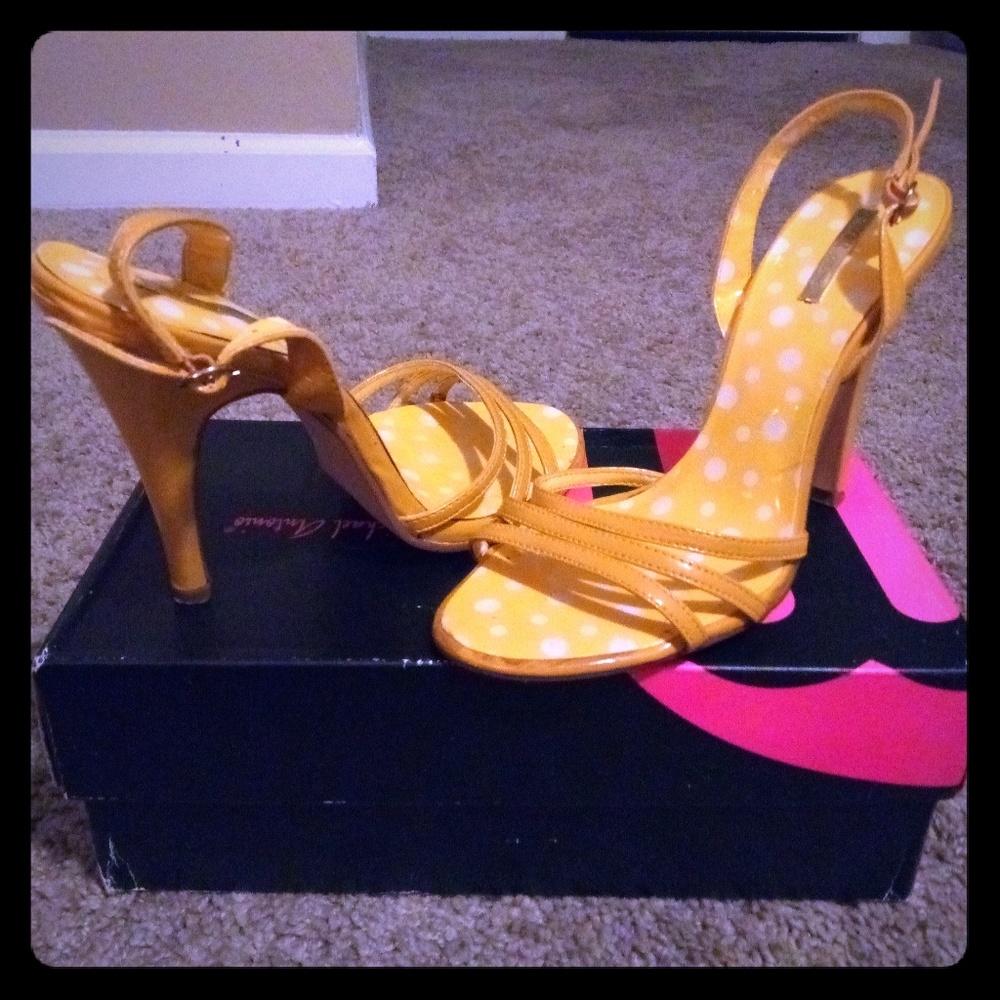 Pretty Yellow and White Polkadot Heels
